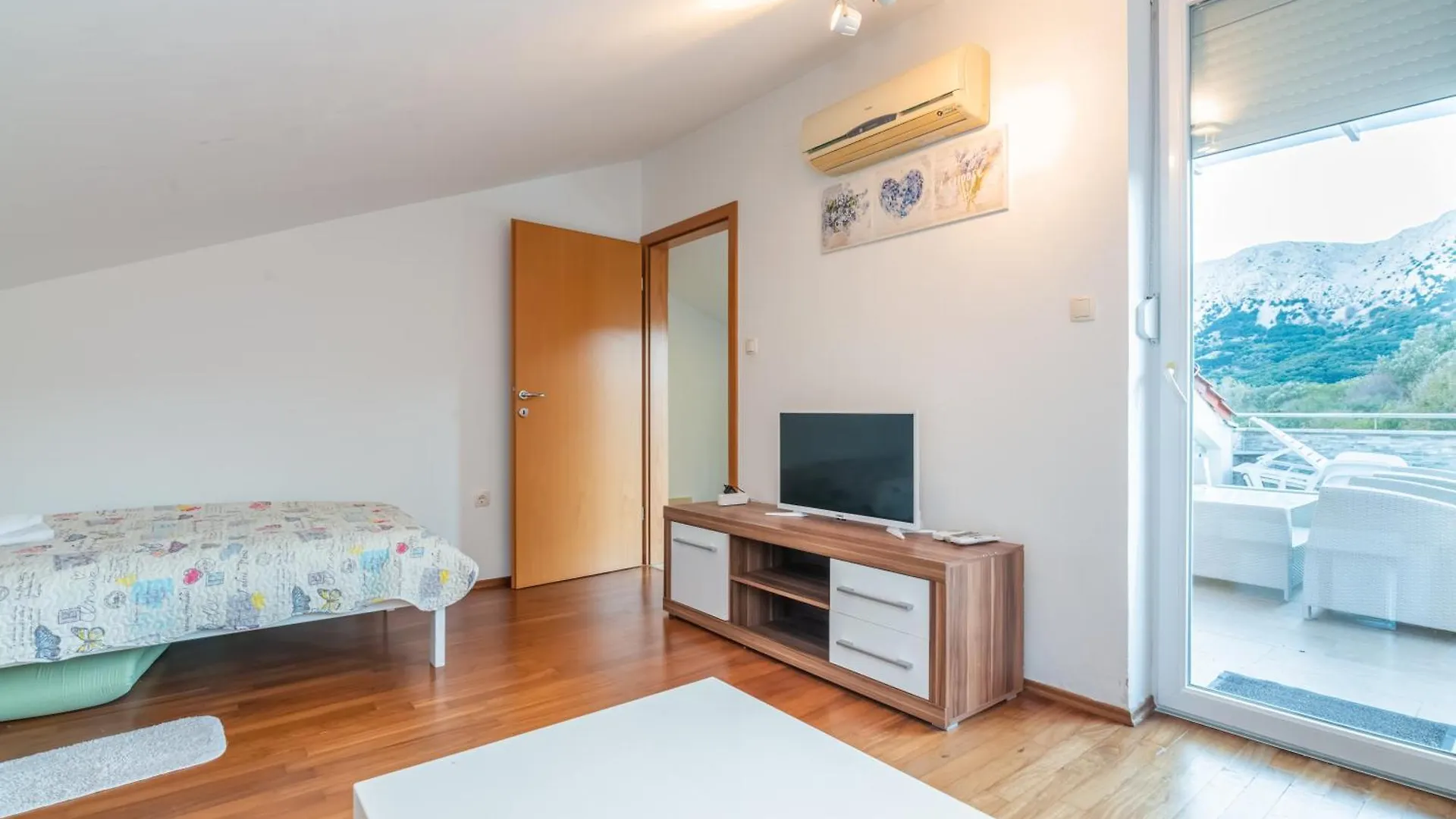 Apartment Ruzmarinka Baška