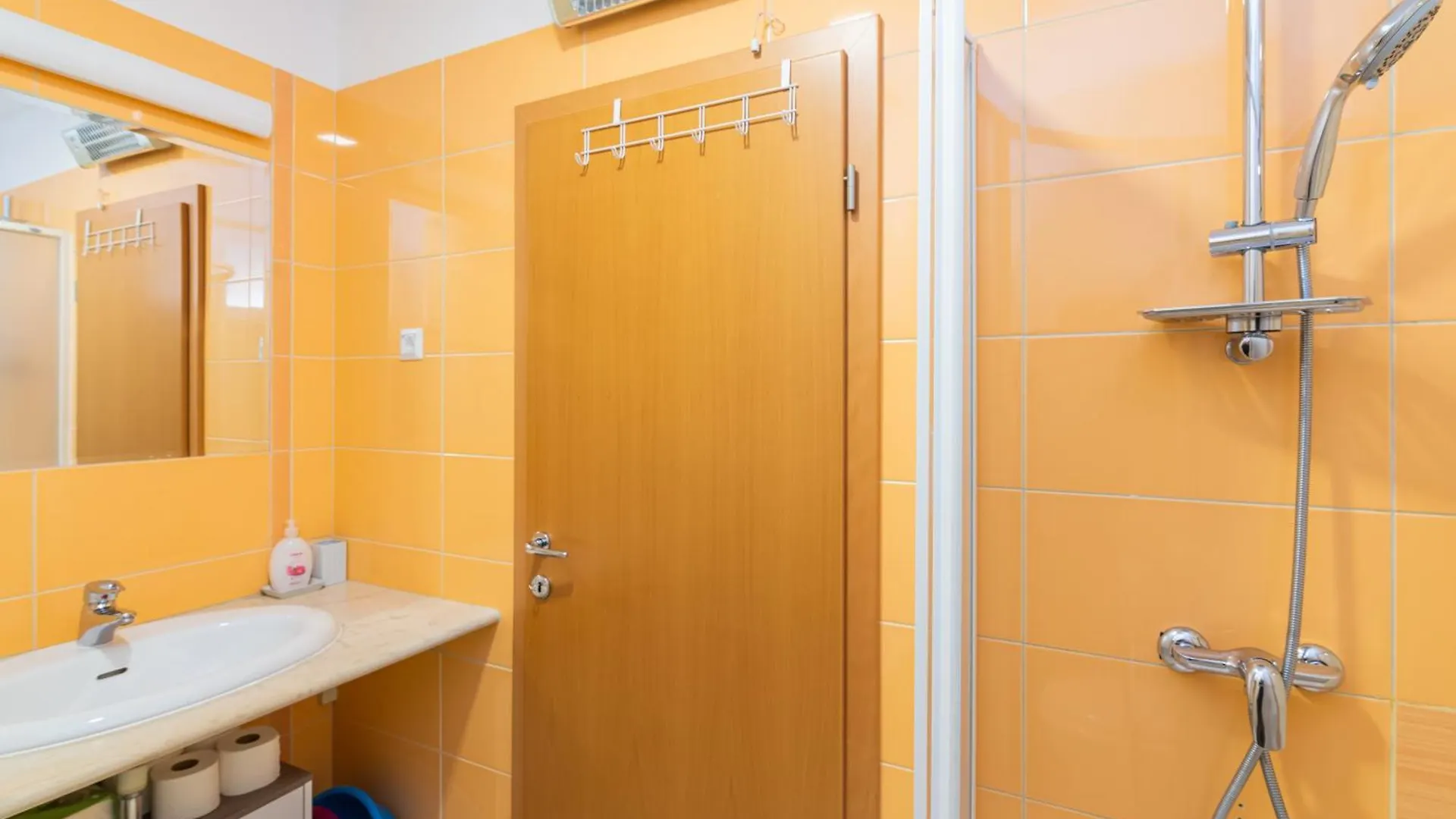 Apartment Ruzmarinka Baska  0*, Baska (Krk) Croatia